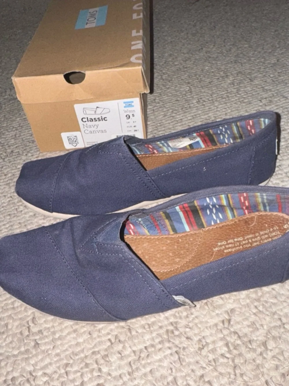 TOMS Classic Canvas Slip-On - Navy